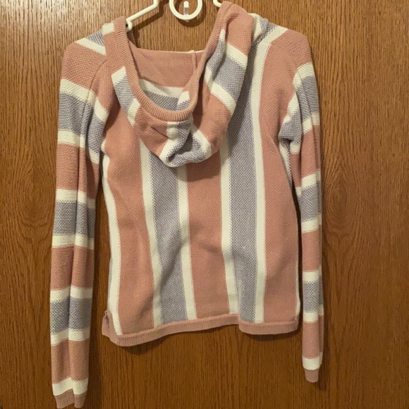 American Eagle sweater - Picture 2 of 2